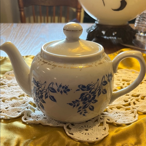 Elegant Blue Floral Teapot - Picture 1 of 4
